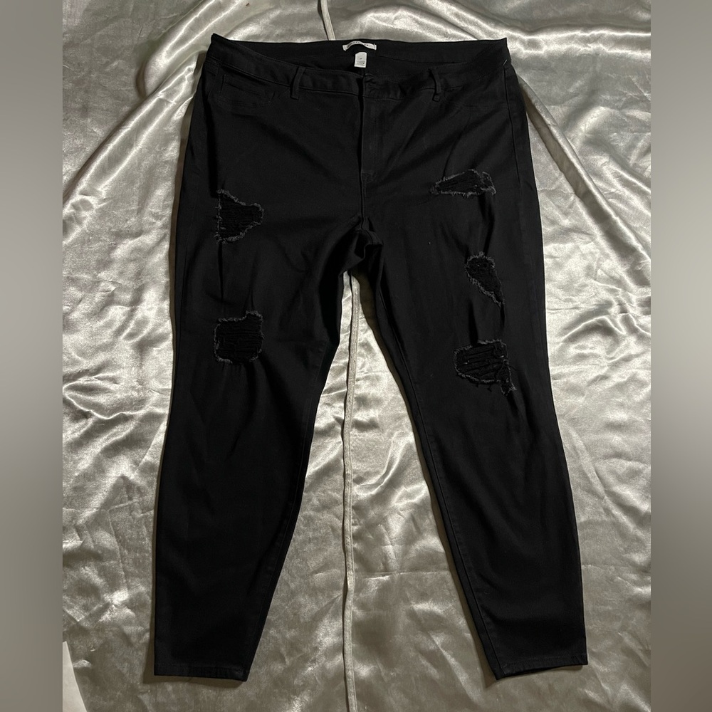 Refuge+ Black ripped jeans size 24